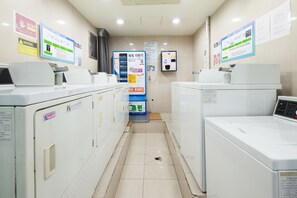 Laundry room - Uljiro Co-Op Residence (Seoul)