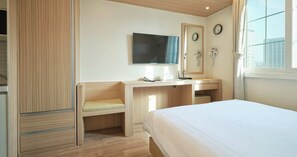 Studio, 1 Double Bed | Blackout drapes, free WiFi, bed sheets - Uljiro Co-Op Residence (Seoul)