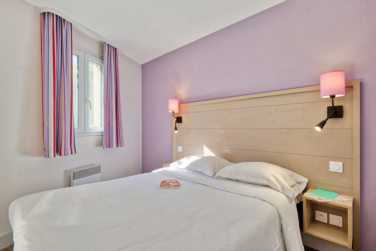 2 bedrooms, cribs/infant beds, free WiFi, bed sheets