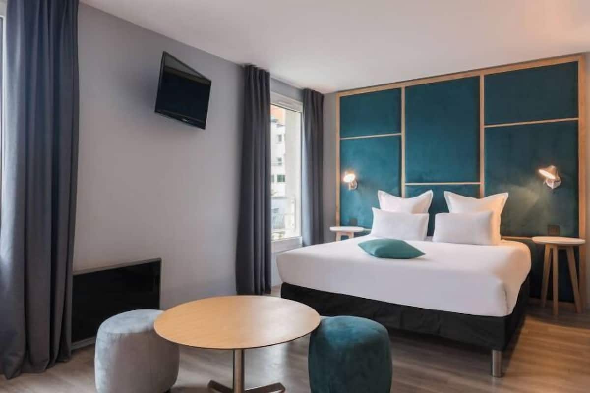 In-room safe, desk, soundproofing, free cots/infant beds