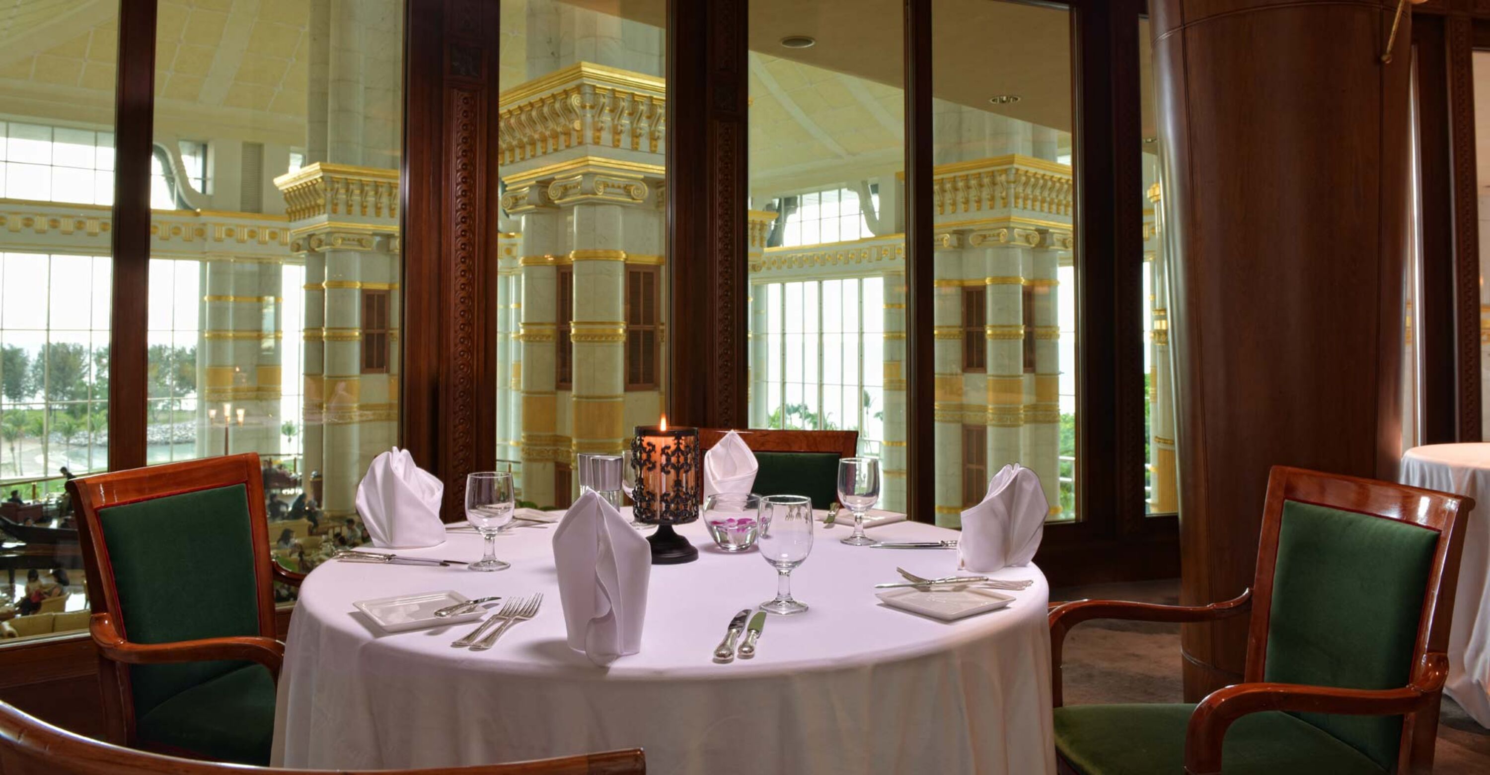 3 restaurants, breakfast, lunch, dinner served; asian cuisine