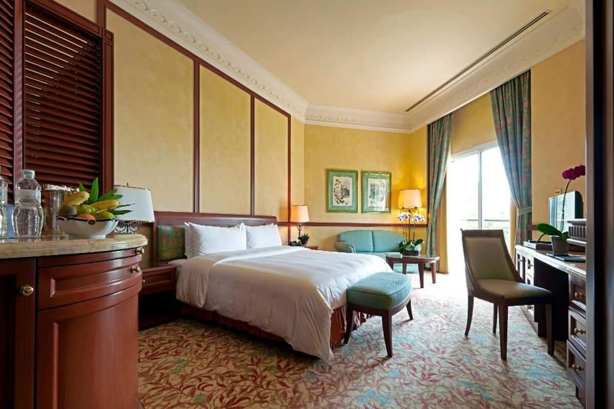 superior room | minibar, in-room safe, desk, blackout curtains