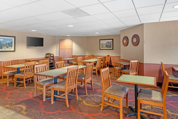 Free daily continental breakfast