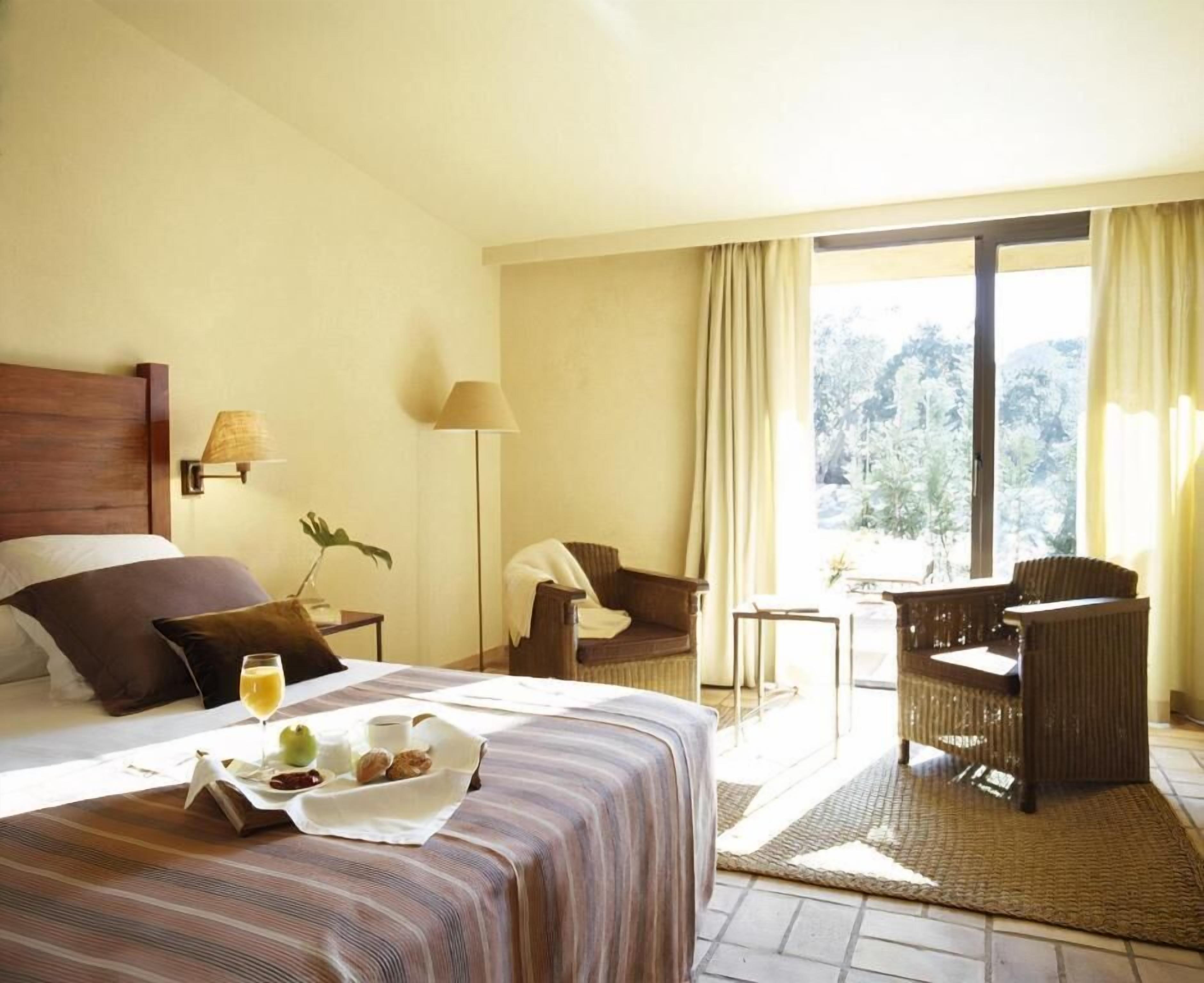 Minibar, in-room safe, desk, blackout drapes