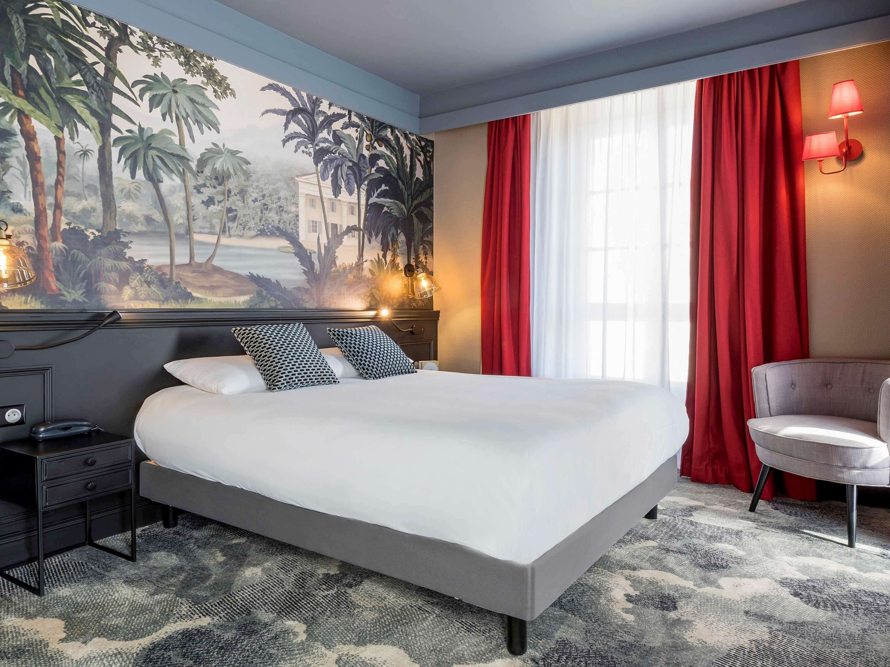 Premium bedding, minibar, individually decorated, individually furnished