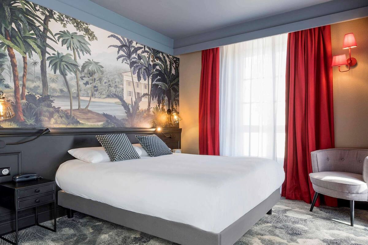 Premium bedding, minibar, individually decorated, individually furnished