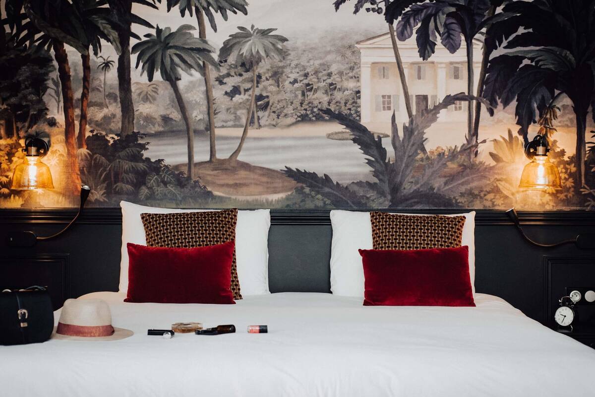 premium bedding, minibar, individually decorated, individually furnished