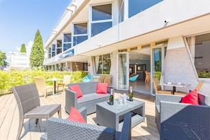 Bar (on property) - Hotel & Spa Brise de Mer (Saint-Raphael)