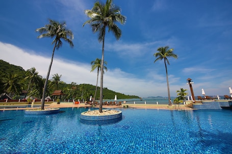3 outdoor pools, pool umbrellas, pool loungers. Rayong Resort