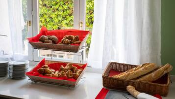 Colazione a buffet a pagamento, servita tutte le mattine
