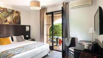 Comfort Double Room Terrace | Premium bedding, minibar, in-room safe, desk