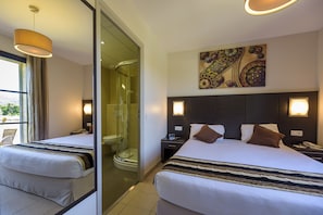 Comfort Double Room Terrace | Premium bedding, minibar, in-room safe, desk