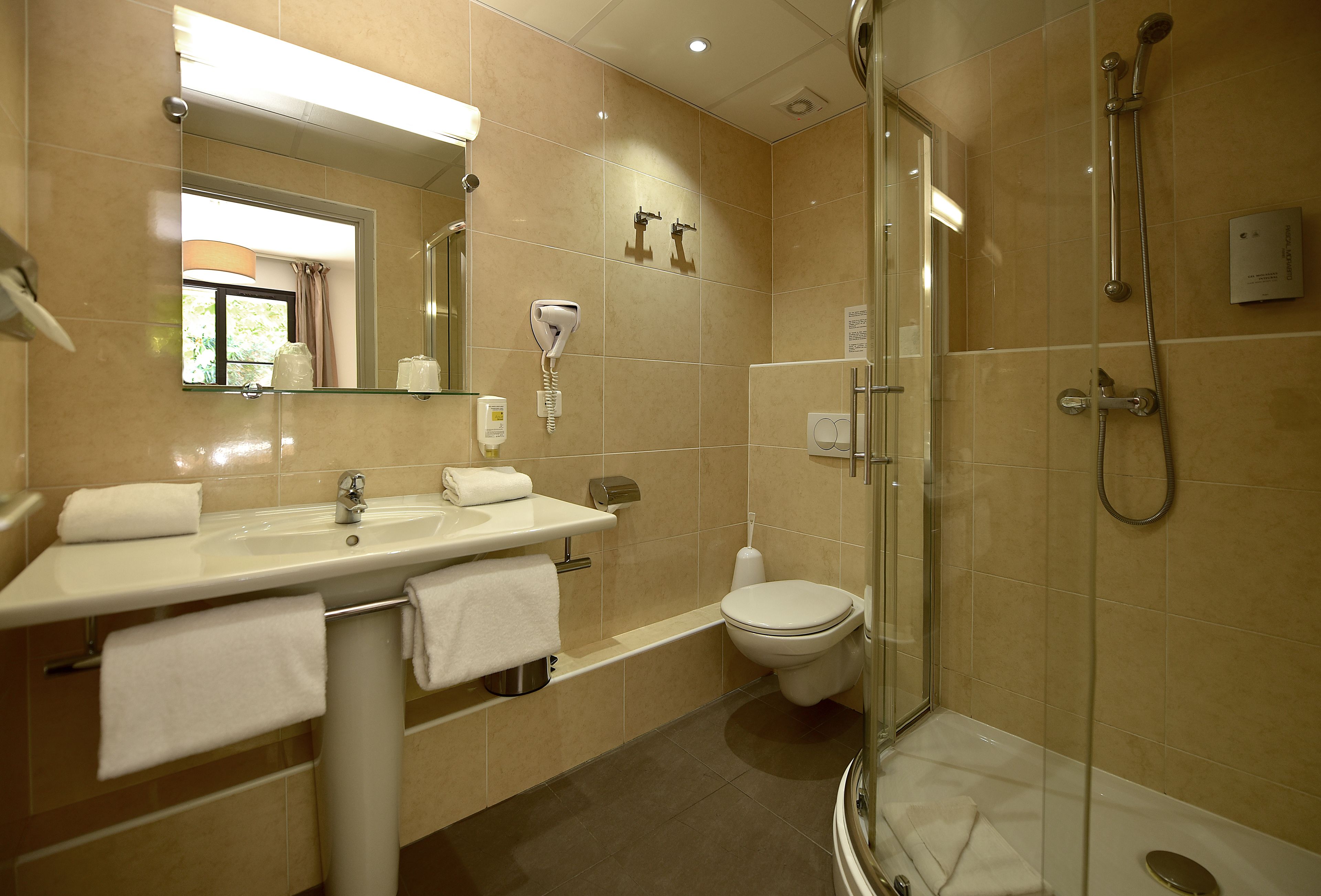 comfort double room terrace | bathroom shower