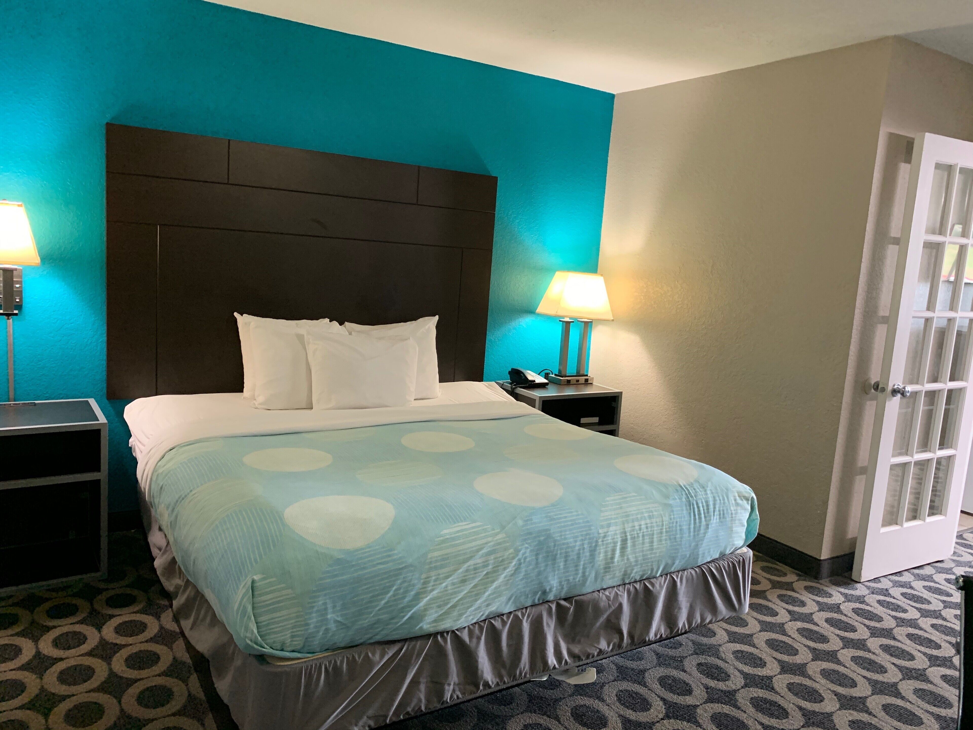 Photo - Travelodge by Wyndham San Antonio Downtown Northeast