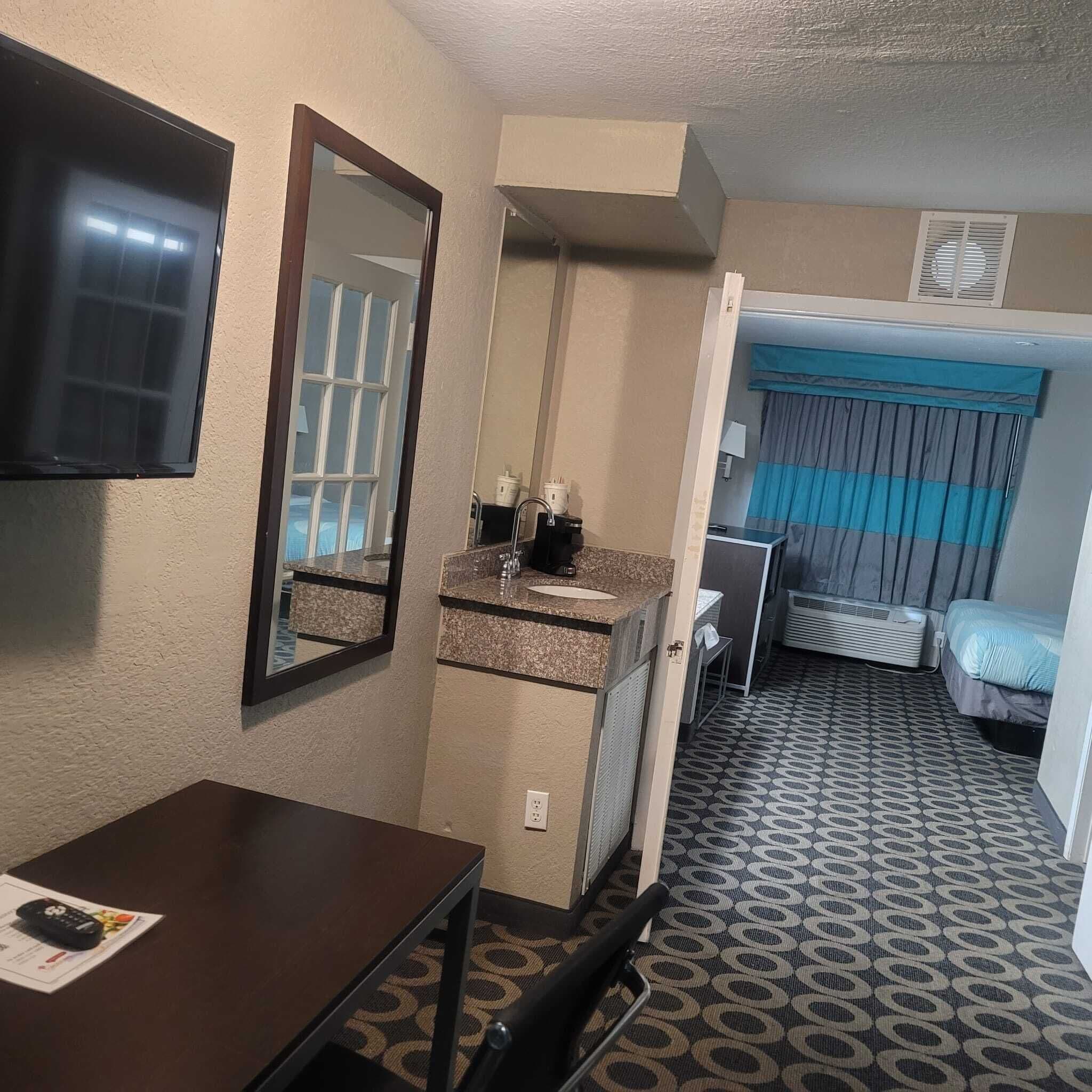 Photo - Travelodge by Wyndham San Antonio Downtown Northeast