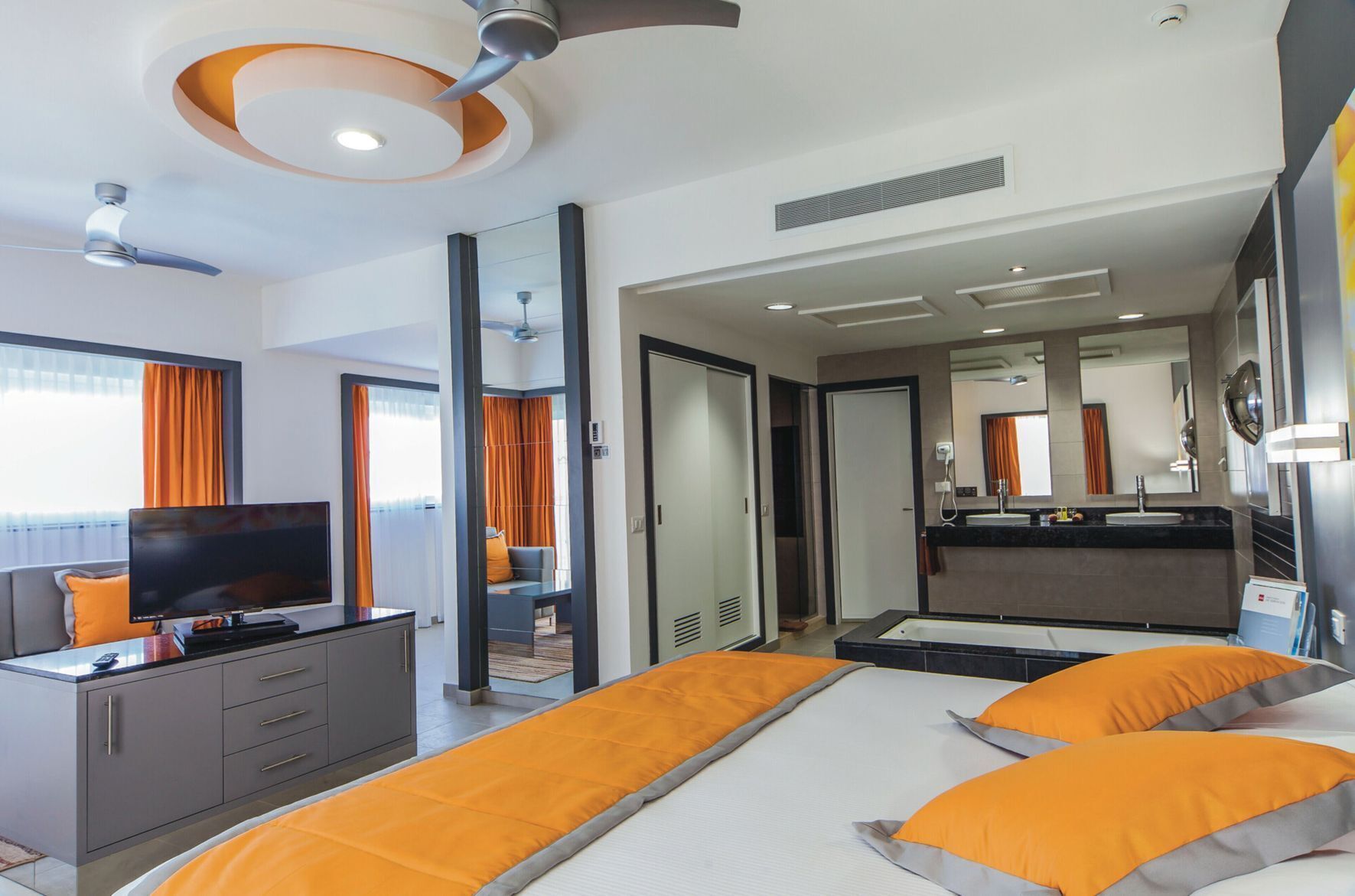 Minibar, in-room safe, laptop workspace, blackout curtains