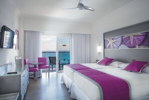 Minibar, in-room safe, laptop workspace, blackout drapes - Hotel Riu Cancun -  Adults Only - All Inclusive (Cancun)