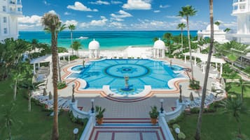 3 outdoor pools, pool umbrellas, sun loungers