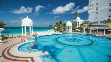 3 outdoor pools, pool umbrellas, sun loungers