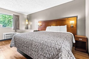 Premium bedding, iron/ironing board, free WiFi, bed sheets