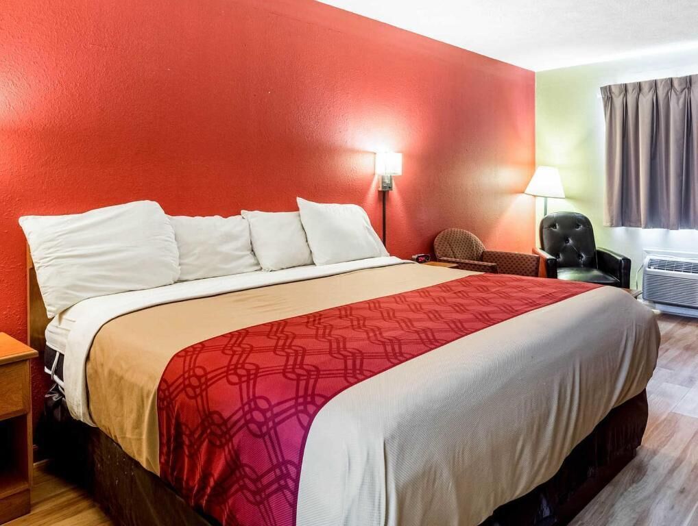 Ropa de cama de alta calidad y tabla de planchar con plancha 