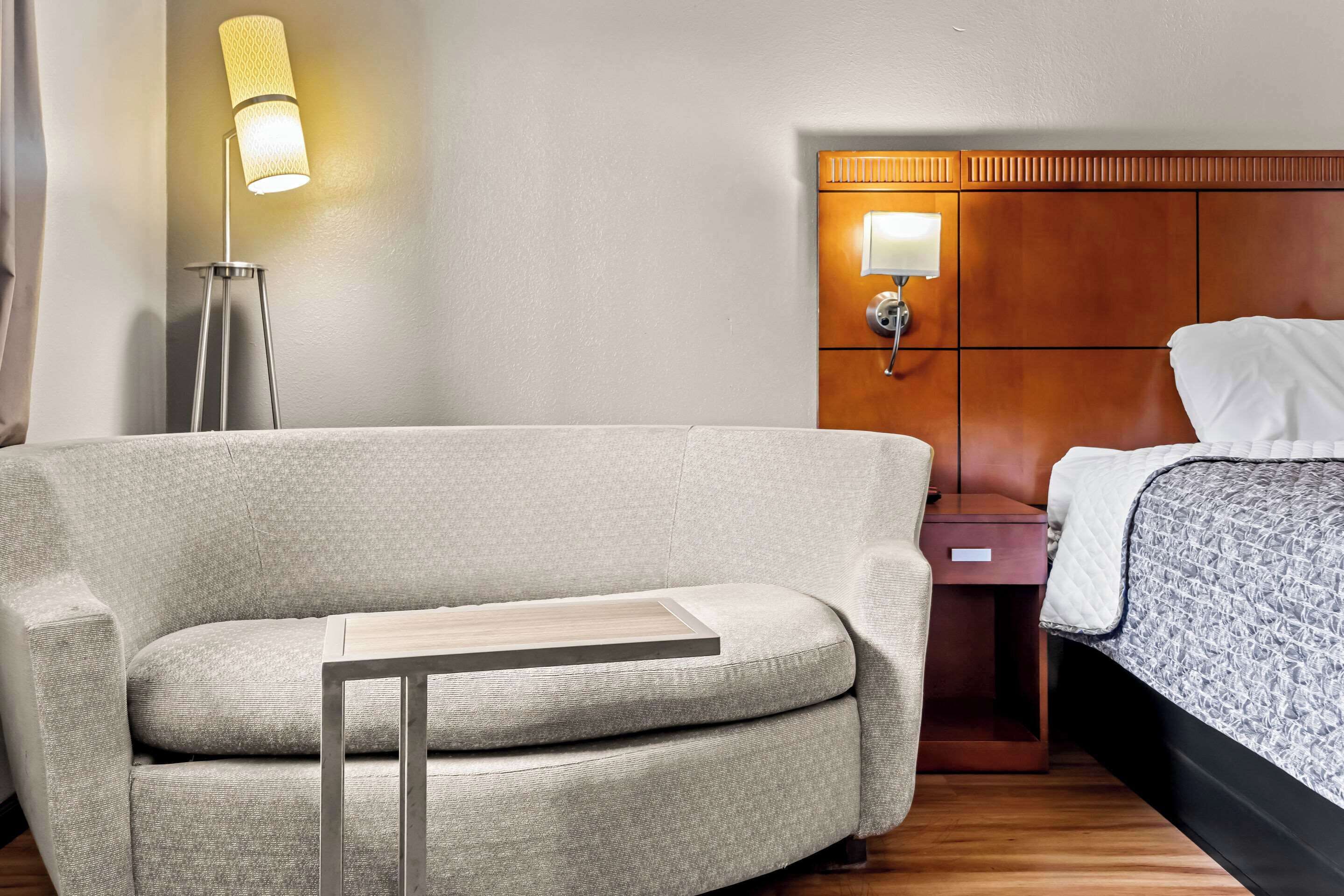 Premium bedding, iron/ironing board, free WiFi, bed sheets