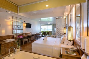 Junior Suite Oceanfront (Thani Wing) | Vistas desde la habitación