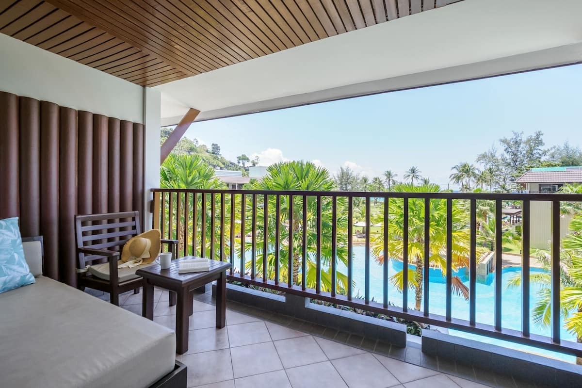 Deluxe Room, Pool View | Terrace/patio