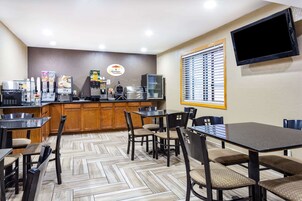 Free daily buffet breakfast