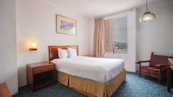 Standard Room, 1 Double Bed | Bathroom | Shower, free toiletries, hair dryer, towels