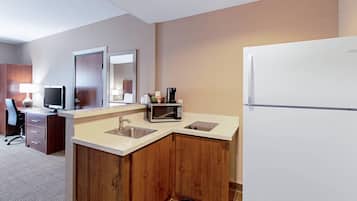 Desk, blackout drapes, iron/ironing board, free WiFi