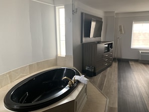 Hochwertige Bettwaren, Zimmersafe, Schreibtisch