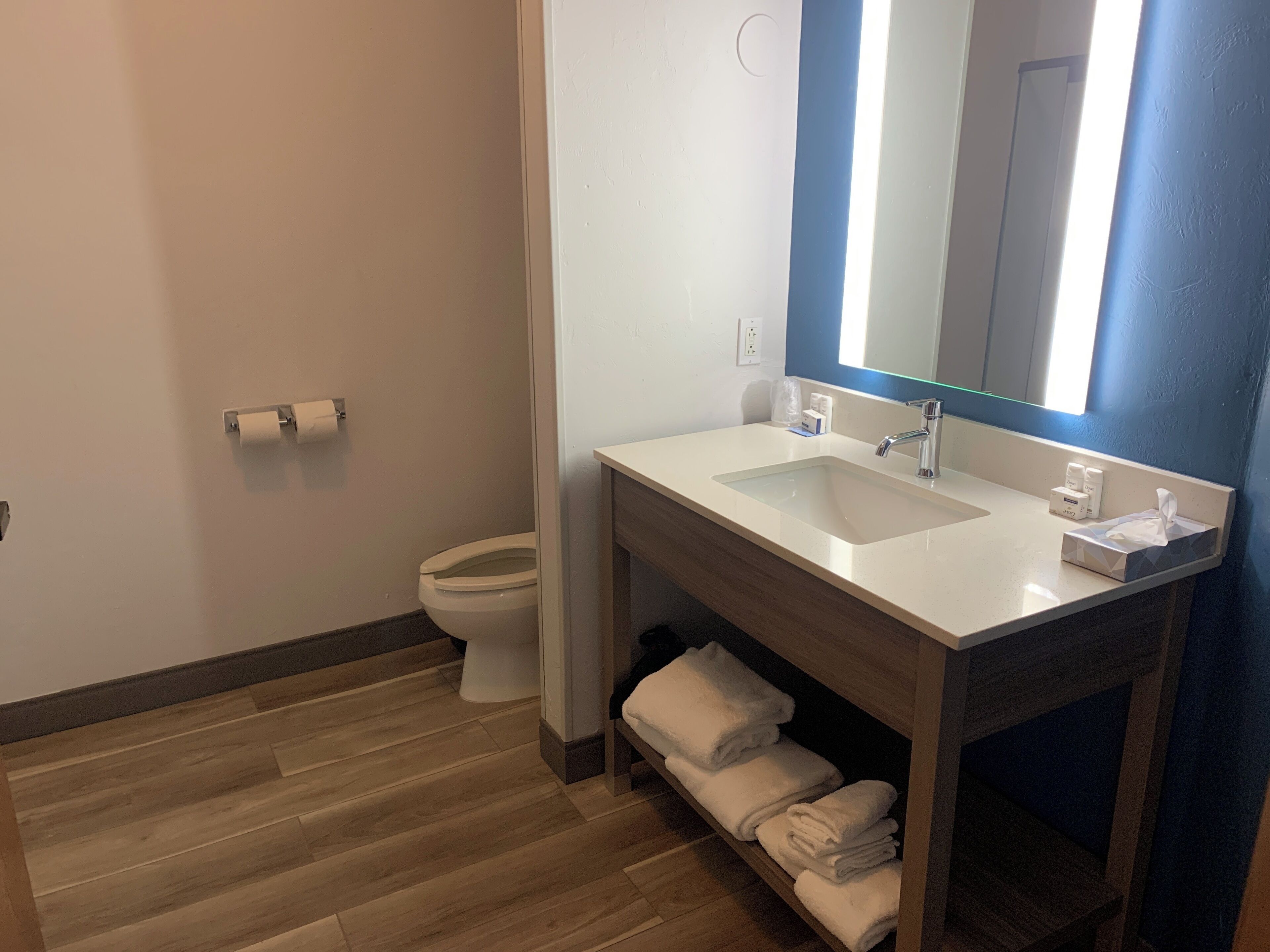 premium bedding, in-room safe, desk, laptop workspace