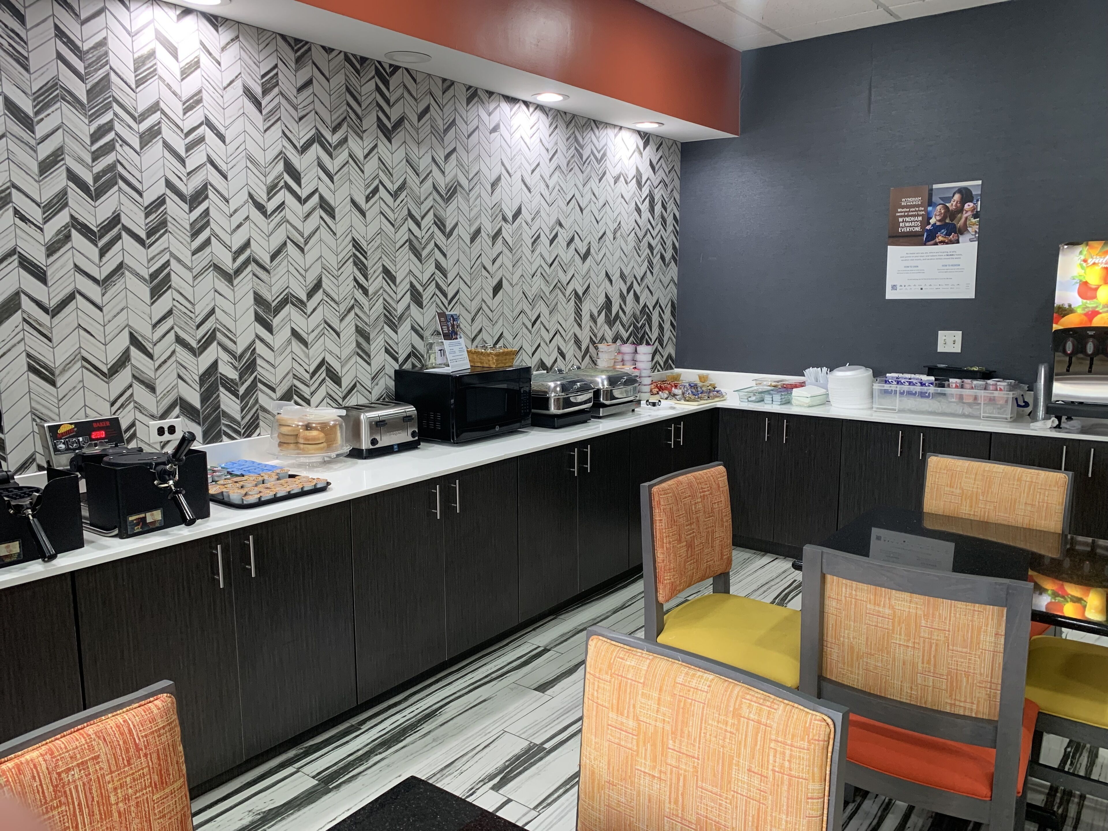 free daily continental breakfast