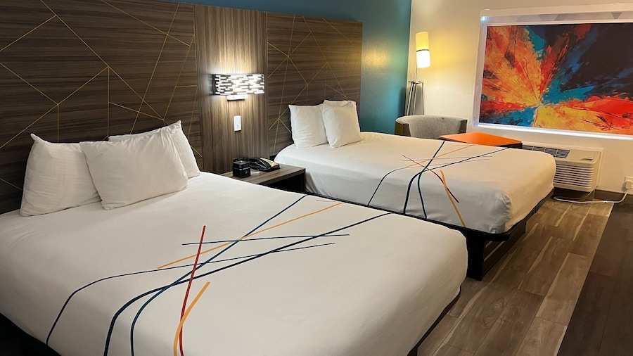 La Quinta Inn & Suites by Wyndham OKC North - Quail Springs