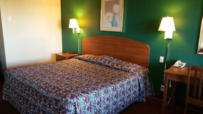 Desk, free WiFi, bed sheets, alarm clocks - Stay Express Inn Near Ft. Sam Houston (San Antonio)