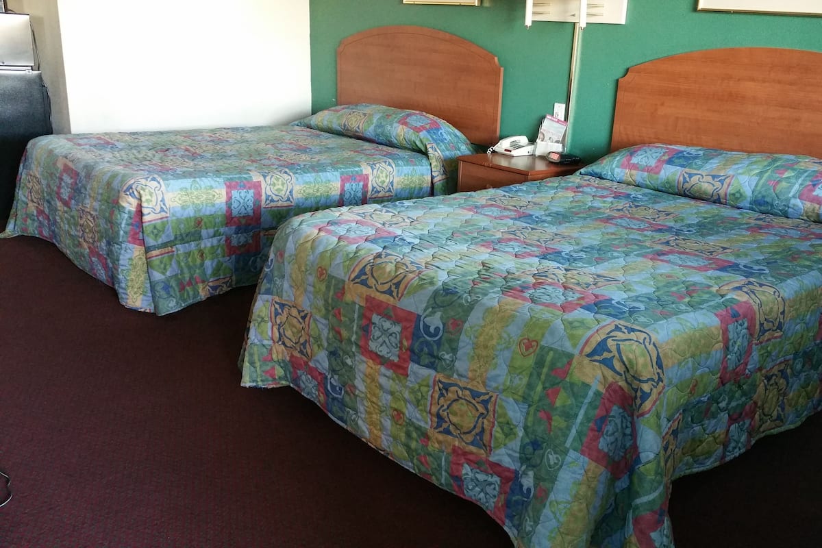 Standard Room, 2 Double Beds, Smoking | Desk, free WiFi, bed sheets, alarm clocks