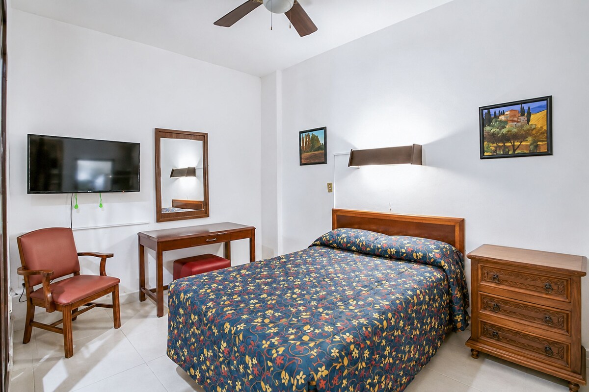 Habitación estándar, 1 cama matrimonial | Wifi gratis y ropa de cama 