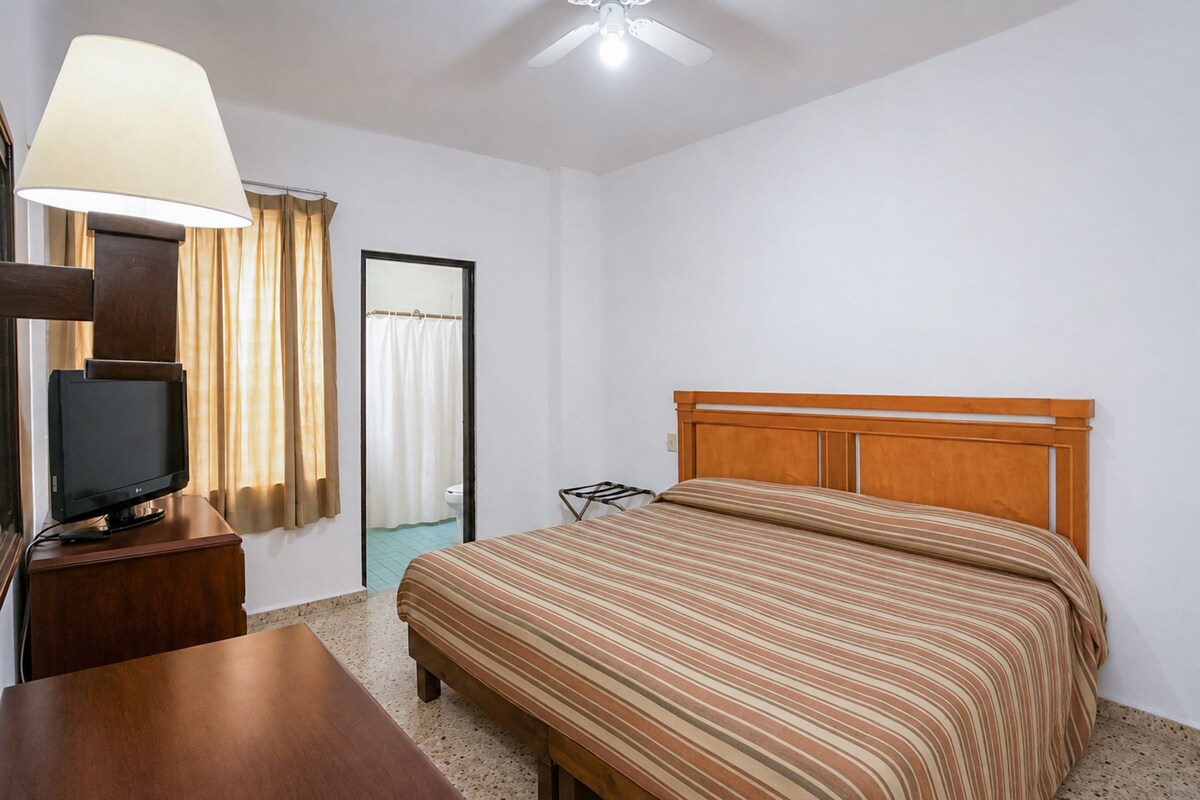 Habitación estándar, 1 cama King size | Wifi gratis y ropa de cama 