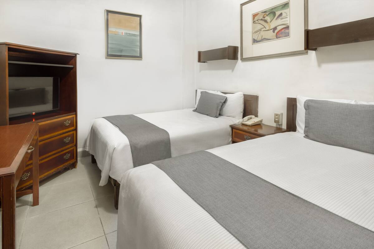WiFi (free), bed sheets