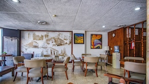 Lobby sitting area - Hotel Premier (Saltillo)