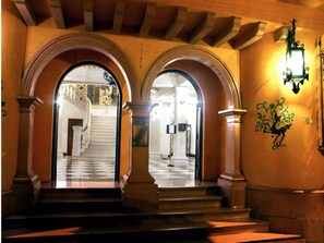 Property entrance - Hotel Urdinola (Saltillo)