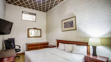 Standard Room, 1 King Bed | Individually decorated, individually furnished, desk, iron/ironing board