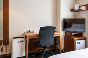 Standaard kamer, 1 queensize bed, niet-roken | Luxe beddengoed, een kluis op de kamer, een bureau, een laptopwerkplek