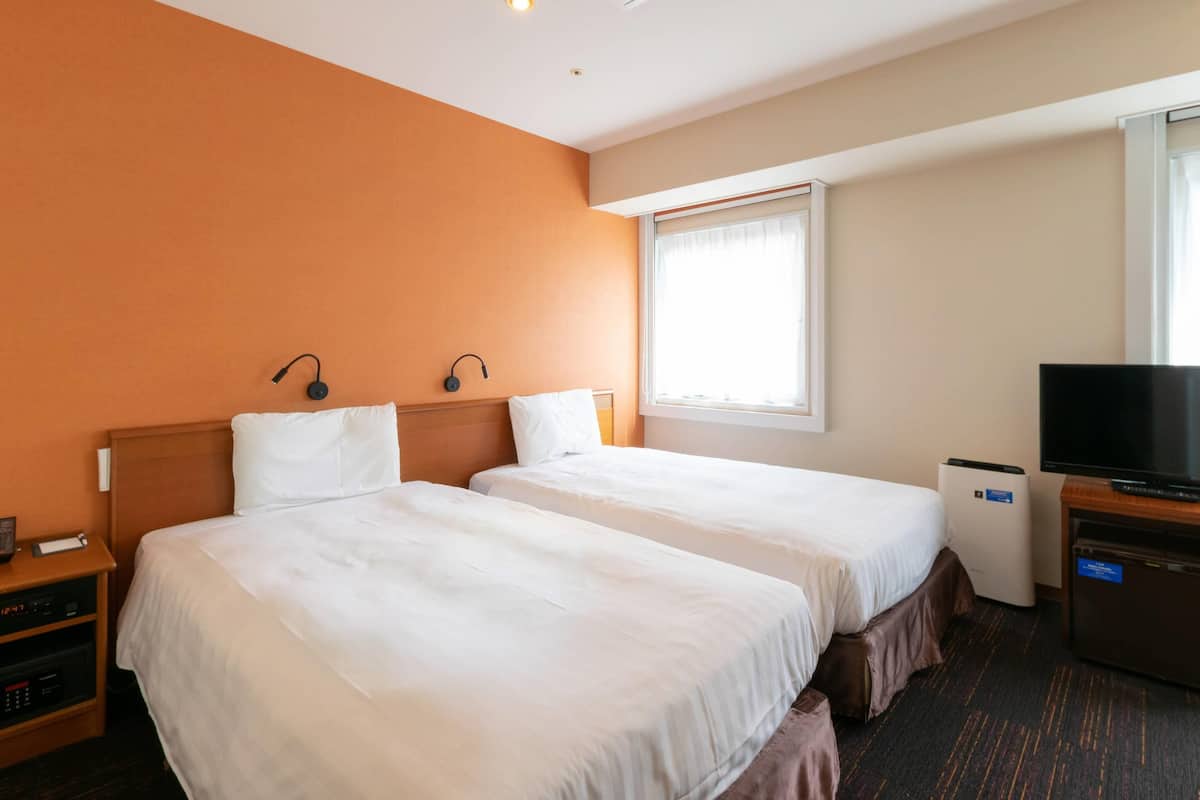 Habitación estándar, 2 camas individuales, para no fumadores | Ropa de cama de alta calidad y caja de seguridad en la habitación