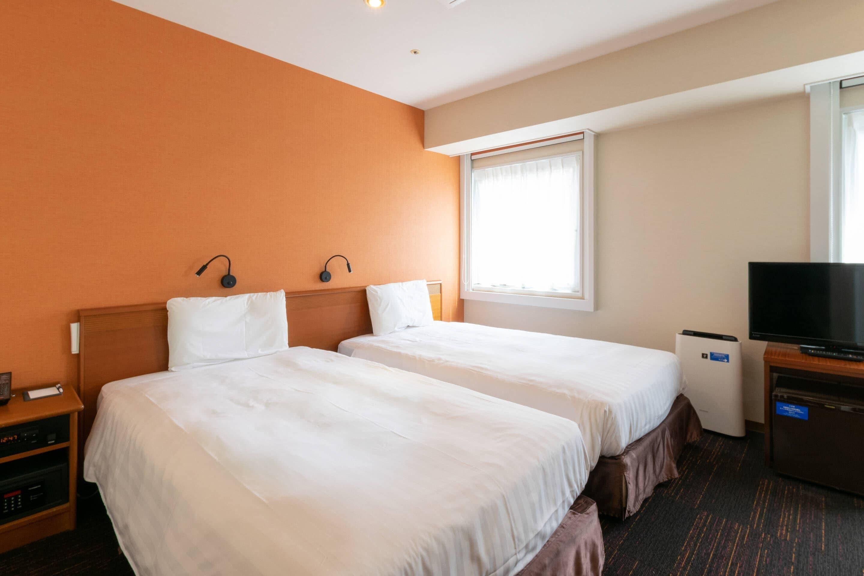 Chambre Standard, 2 lits une place, non-fumeurs | Literie de qualité supérieure, coffres-forts dans les chambres, bureau