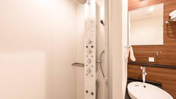 Kamar Standar, 1 Tempat Tidur King, Bebas Asap Rokok | Kamar mandi | Perlengkapan mandi gratis, pengering rambut, sandal, dan kloset