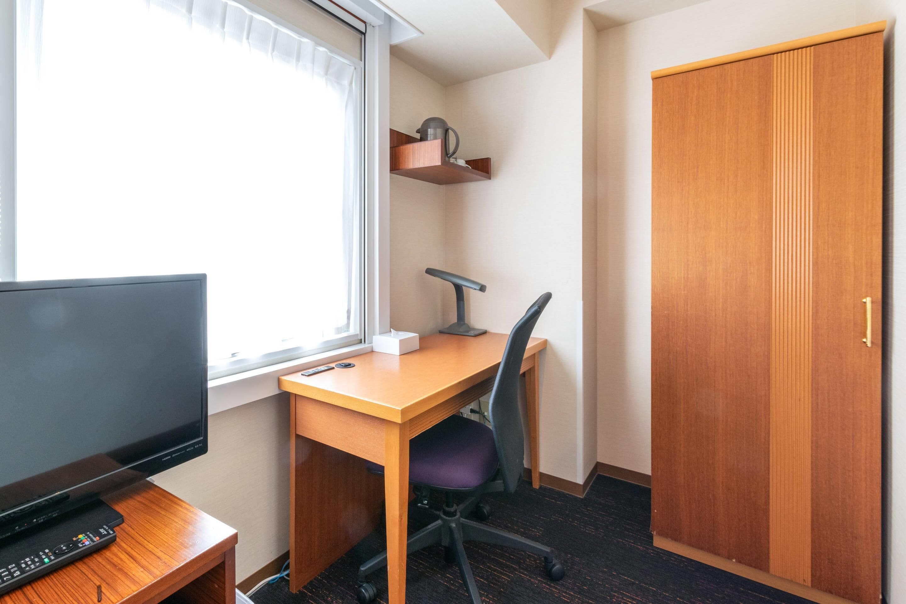 standard room, 2 single beds, non smoking | 1 bedroom, in-room safe, desk, blackout curtains