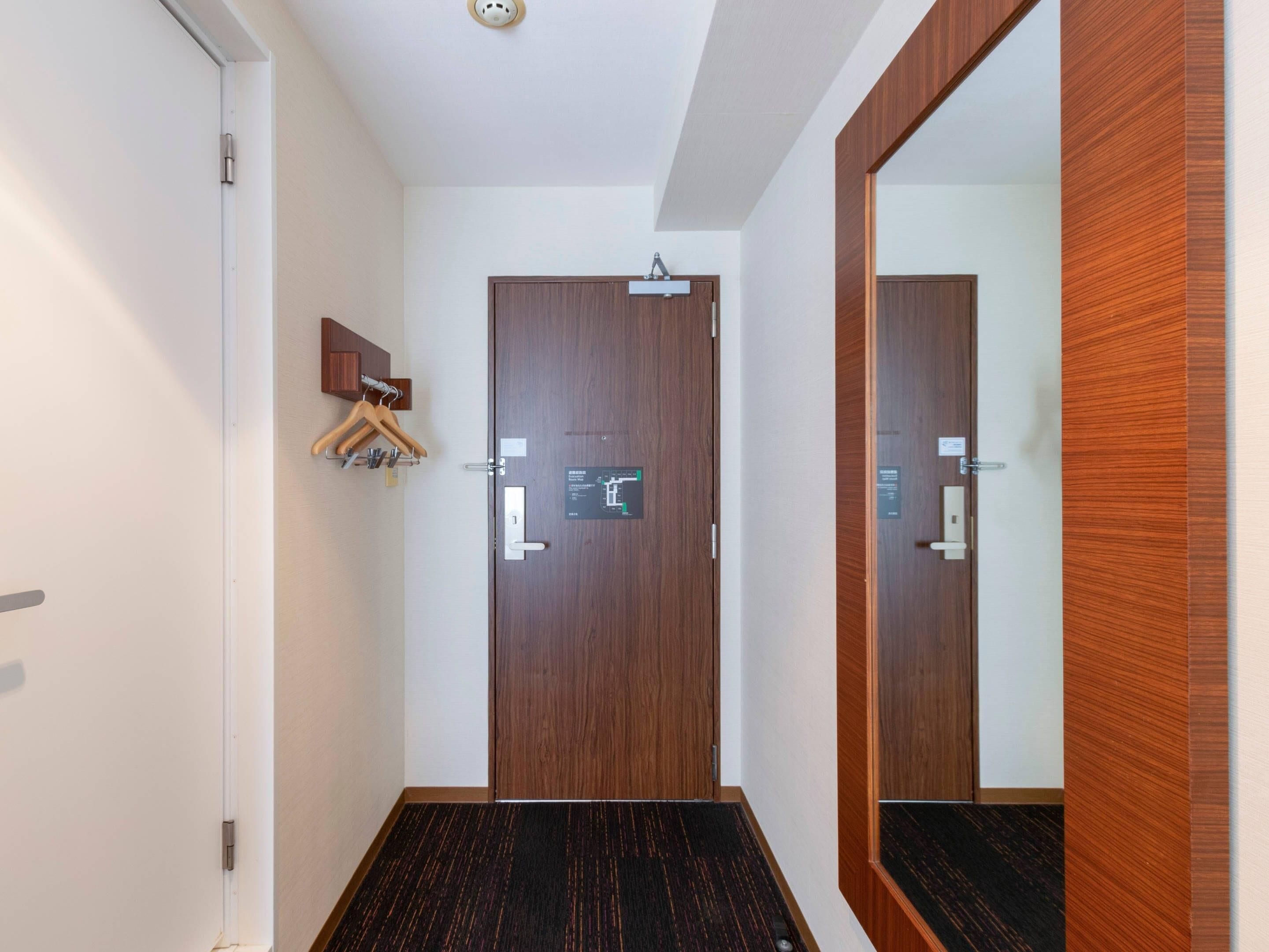 標準客房, 1 張加大雙人床, 非吸煙房 | 高級寢具、客房內保險箱、書桌、筆電工作空間