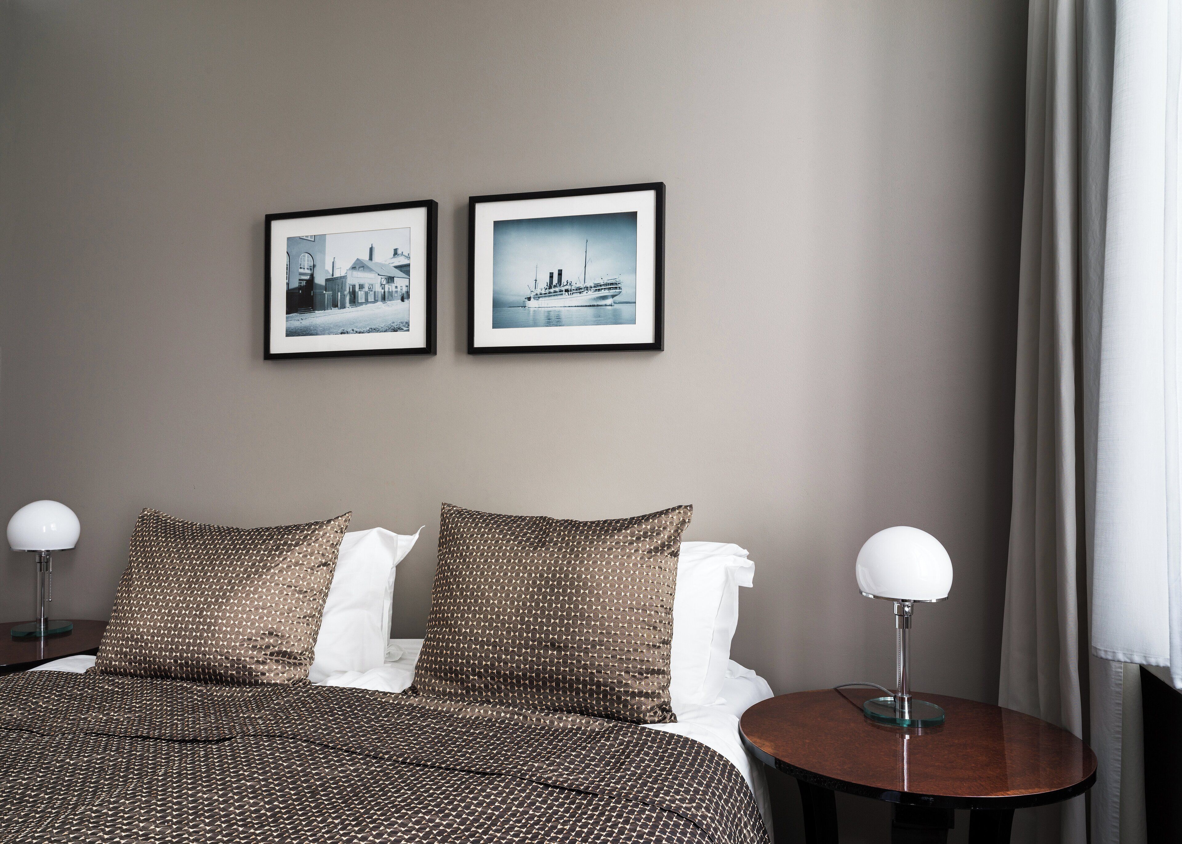 Standard Single Room | In-room safe, desk, blackout drapes, iron/ironing board